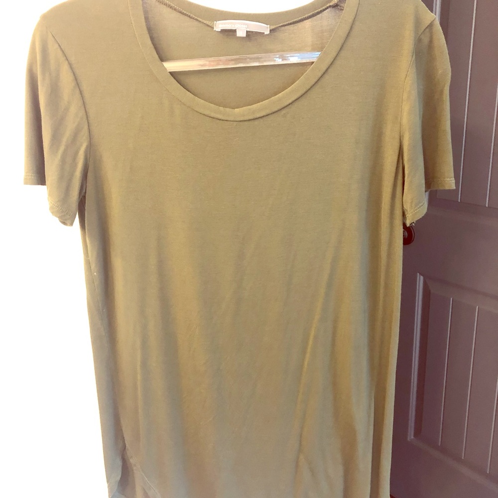 Emma’s closet green short sleeve